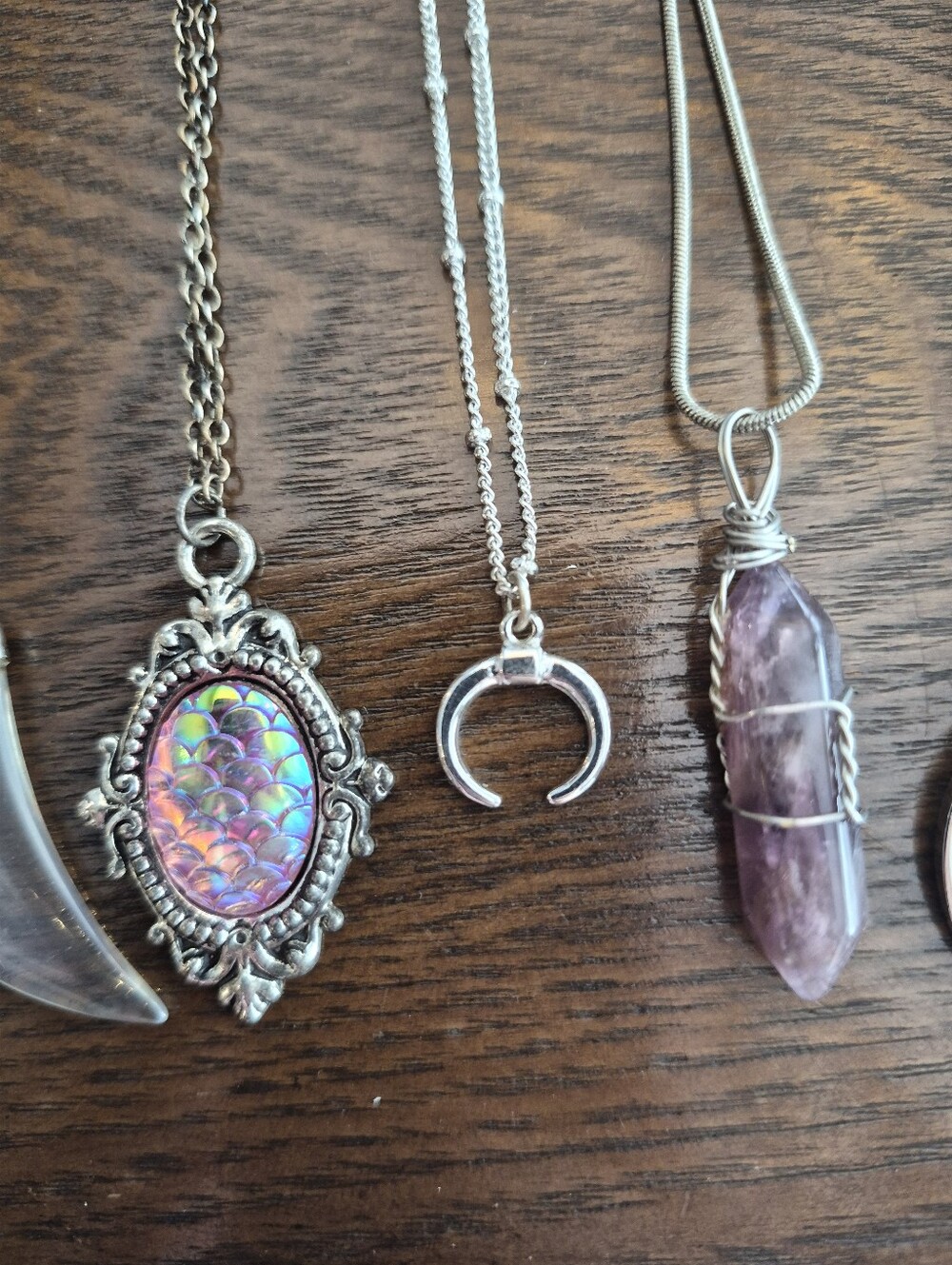 Assorted Necklaces Lot - Picture 5 of 7